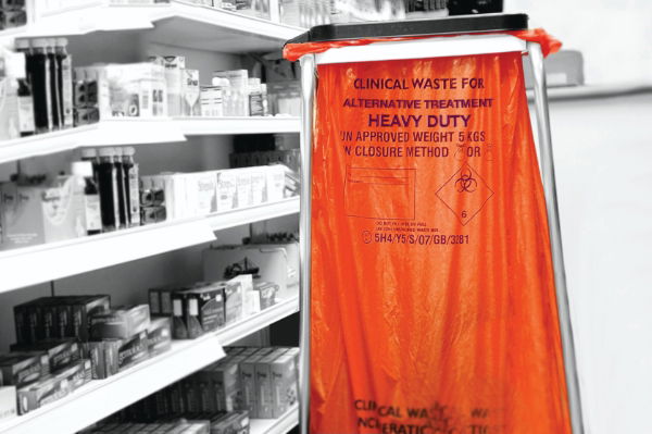 ATHD-12_ATHD-12_Clinical_Waste_Sack_Orange_Heavy_Duty_Action_Generic_Landscape_1